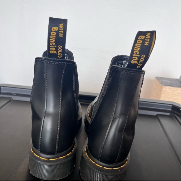 Dr. Martens 2976 Chelsea Boots Smooth Leather Black Yellow Stitching Women’s 8 - Picture 4 of 11